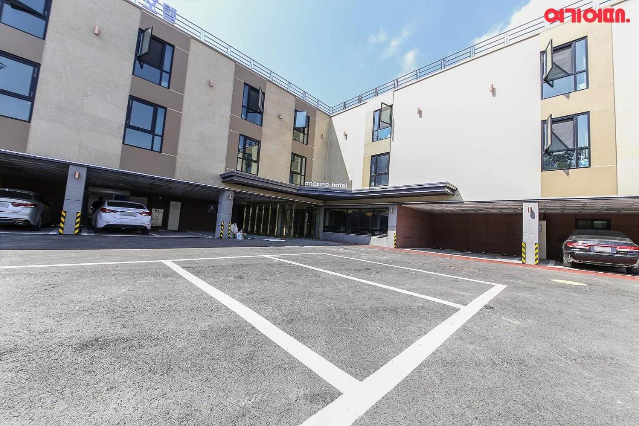 Docking Hotel Gimpo Exterior photo